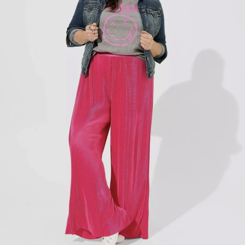 Torrid Wide-Leg Plisse Pants Sz.3 Tall Pink Peacock NWT